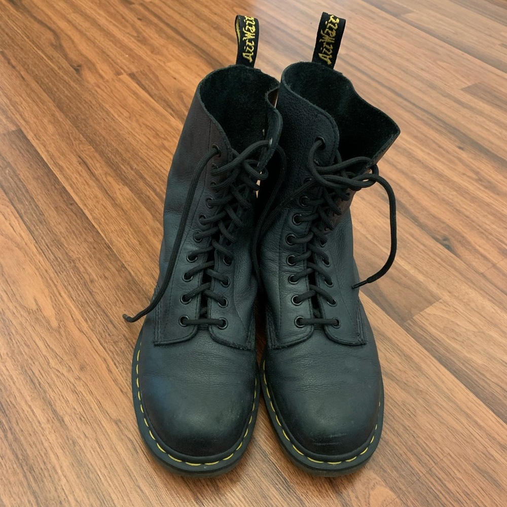 Dr martens 10 eye boots